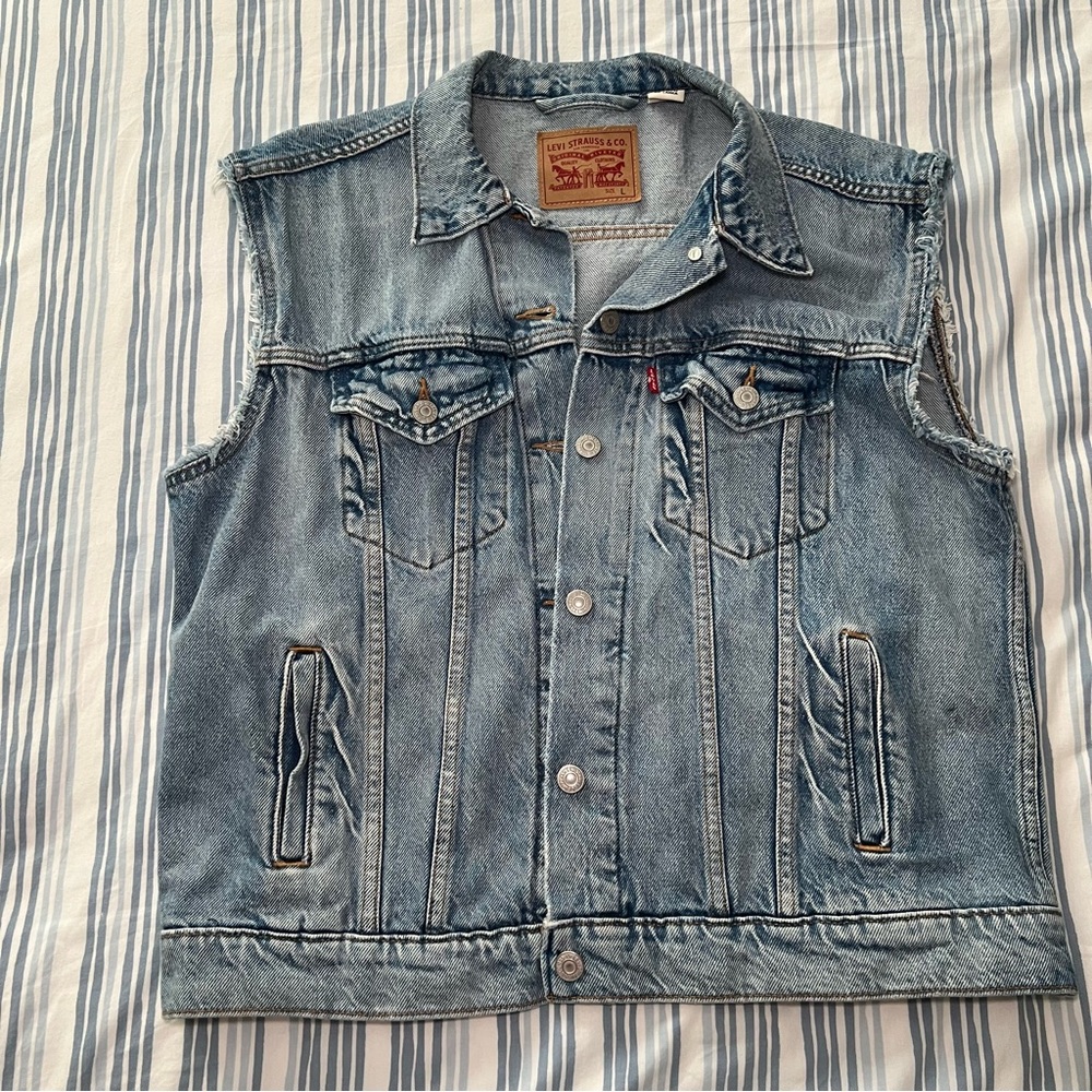 Levi’s Denim Trucker Vest